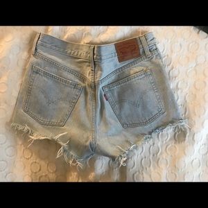 Levi’s cut off jean shorts